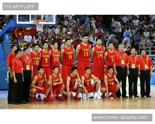 中国男篮迎战巴西队全力争胜展现实力与团队精神